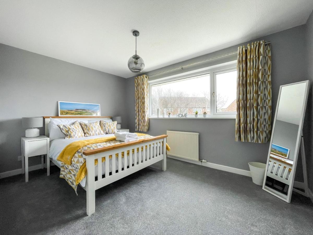 ウェスト・カービー Well Situated, Cosy 2 Bed Houseヴィラ エクステリア 写真